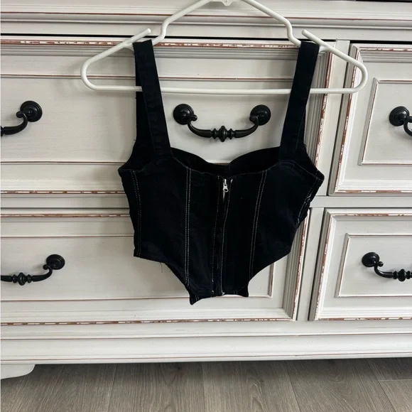 Zara Black Top with White Stitching - Picture 11 of 16